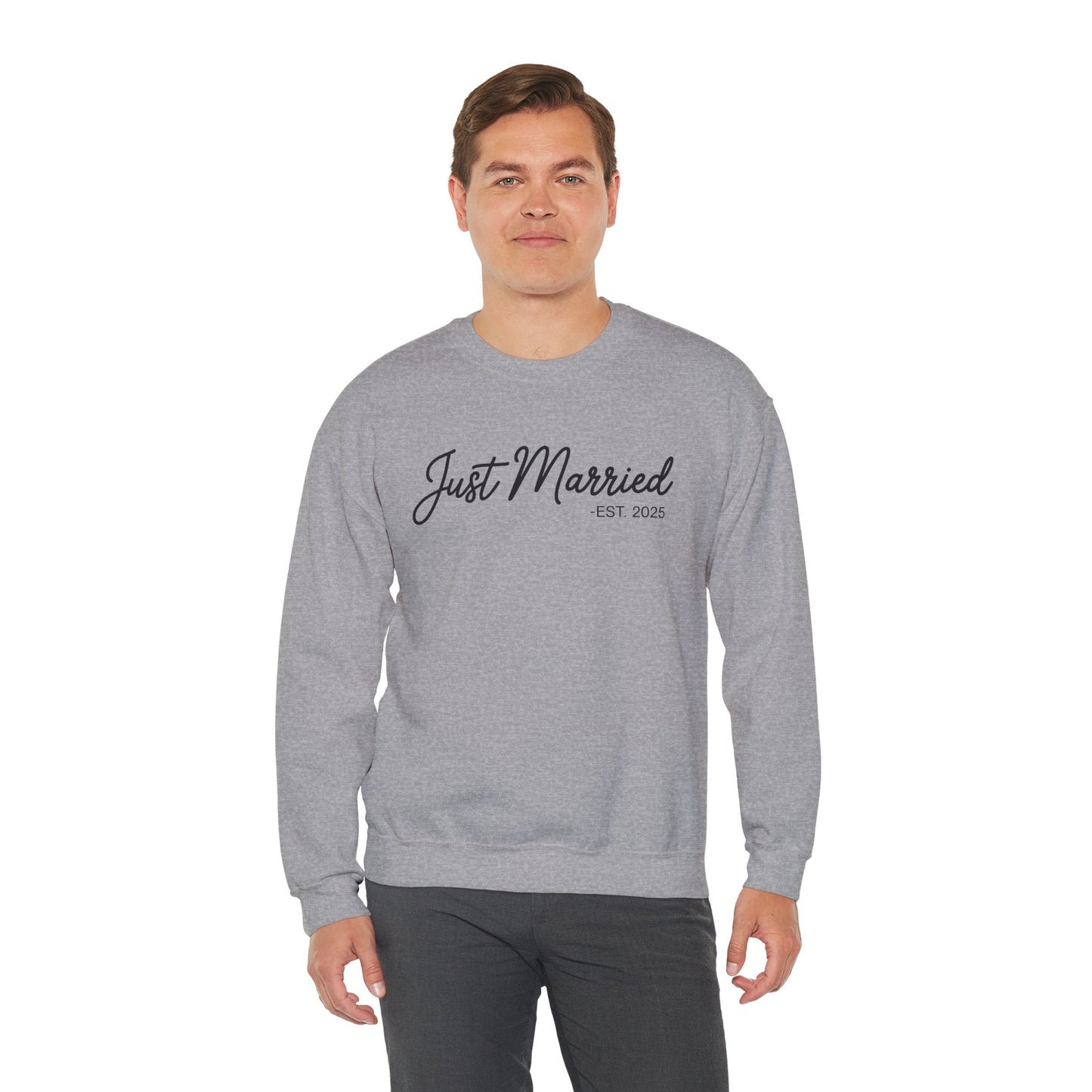 Just Married 2025 Honeymoon Wedding Couples Fiancee Sweatshirt
